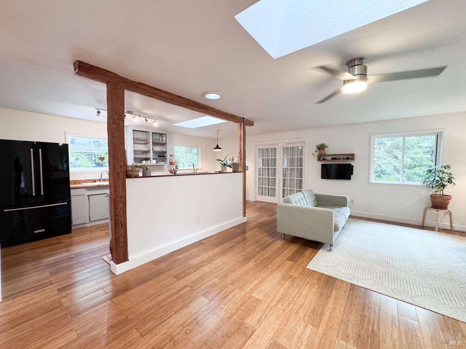 Detail Gallery Image 5 of 22 For 1853 Clover Dr, Willits,  CA 95490 - 3 Beds | 1 Baths