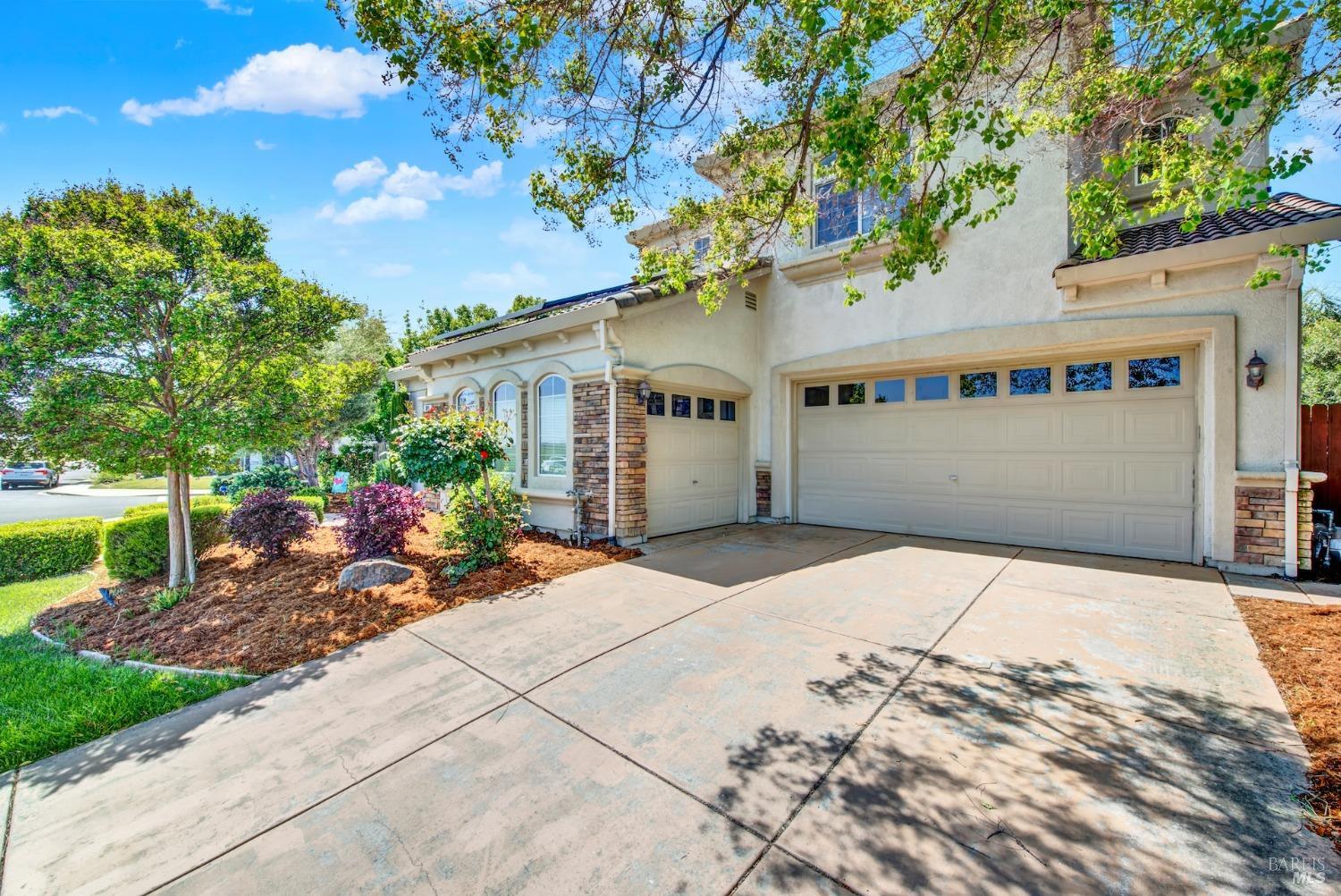 Detail Gallery Image 4 of 77 For 900 Shelter Cove Ct, Vacaville,  CA 95688 - 5 Beds | 3 Baths