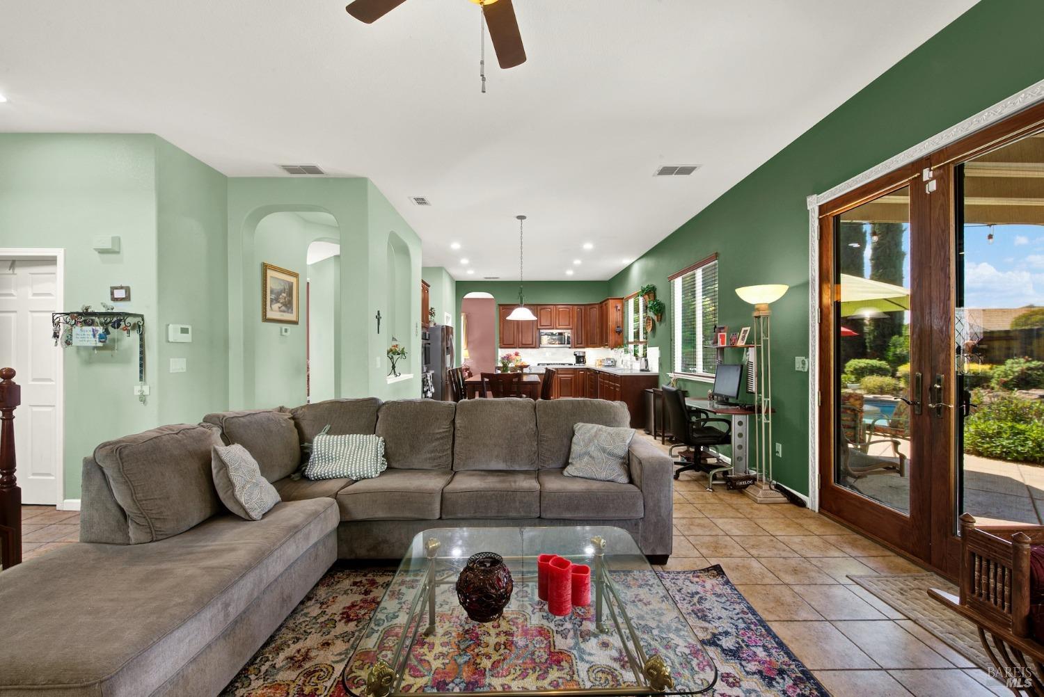 Detail Gallery Image 36 of 77 For 900 Shelter Cove Ct, Vacaville,  CA 95688 - 5 Beds | 3 Baths