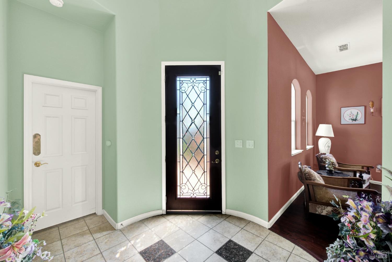 Detail Gallery Image 11 of 77 For 900 Shelter Cove Ct, Vacaville,  CA 95688 - 5 Beds | 3 Baths