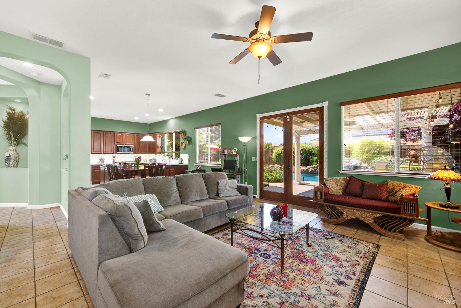 Detail Gallery Image 38 of 77 For 900 Shelter Cove Ct, Vacaville,  CA 95688 - 5 Beds | 3 Baths