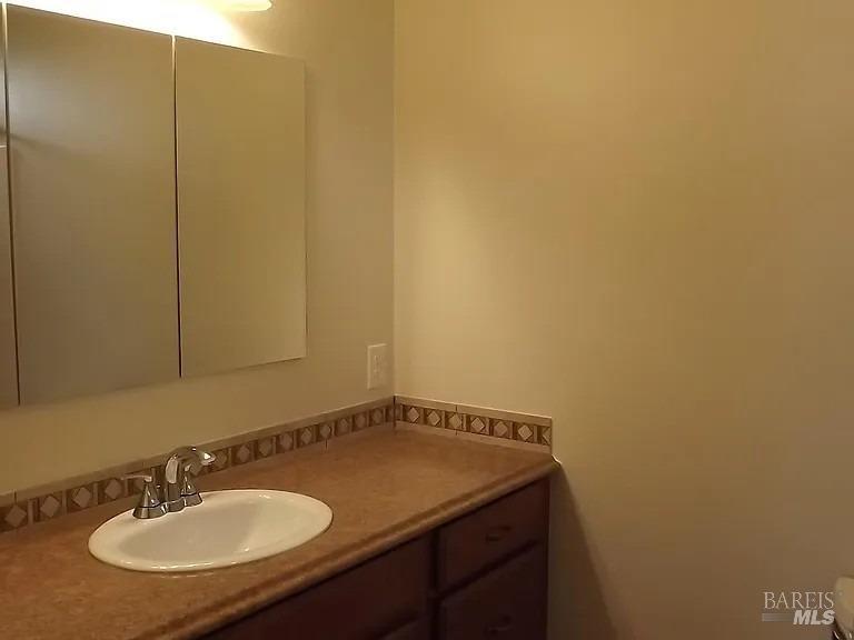 Detail Gallery Image 7 of 8 For 32 Blair St, Cloverdale,  CA 95425 - 3 Beds | 1 Baths