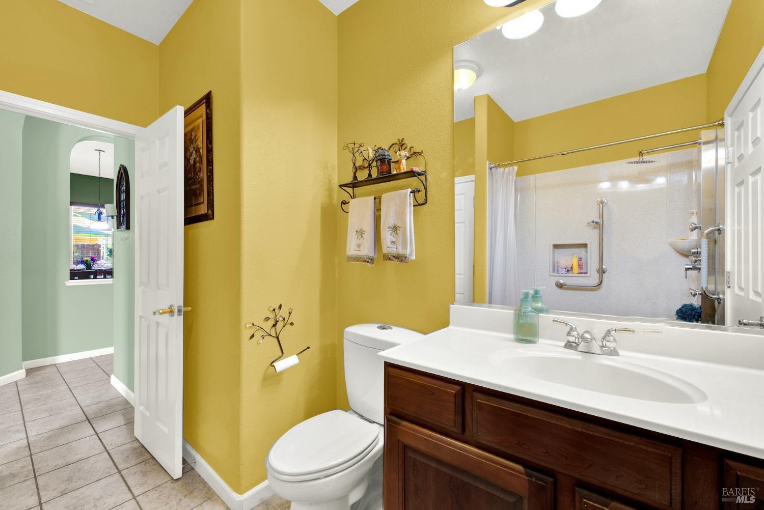 Detail Gallery Image 19 of 77 For 900 Shelter Cove Ct, Vacaville,  CA 95688 - 5 Beds | 3 Baths