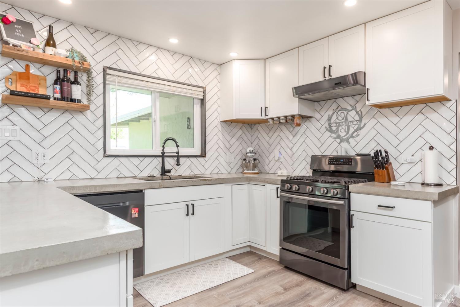 Detail Gallery Image 11 of 31 For 265 Juniper St, Vacaville,  CA 95688 - 3 Beds | 2 Baths