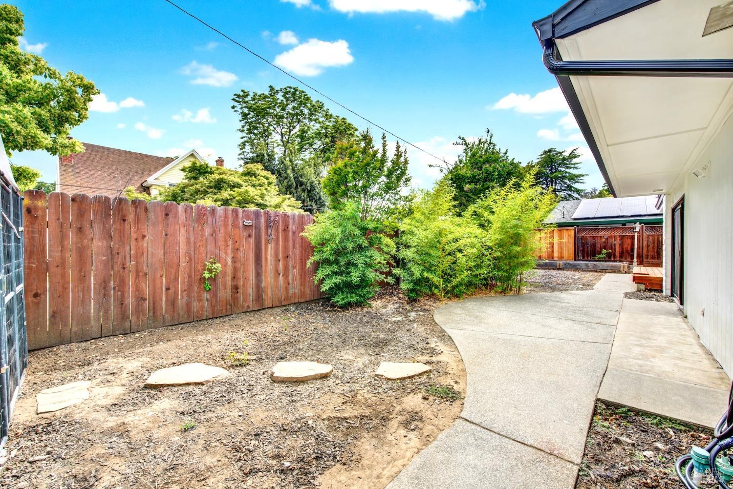 Detail Gallery Image 63 of 77 For 511 Hemlock Ct, Vacaville,  CA 95688 - 3 Beds | 2 Baths