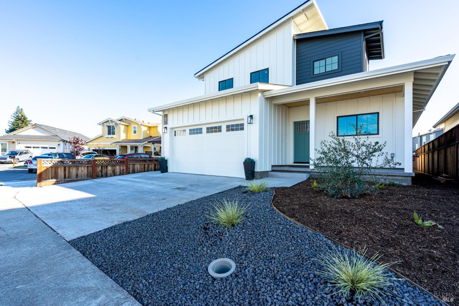 Detail Gallery Image 2 of 35 For 3720 Espresso Ct, Santa Rosa,  CA 95403 - 4 Beds | 2 Baths