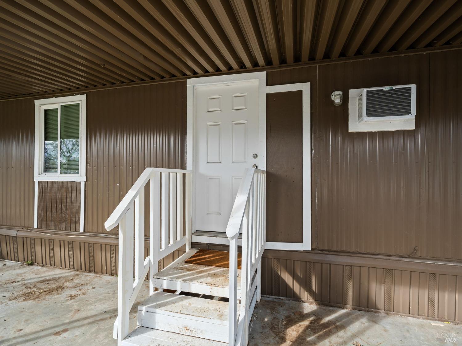 Detail Gallery Image 3 of 25 For 5575 Old Highway 53 Hwy 7, Clearlake,  CA 95422 - 2 Beds | 1/1 Baths