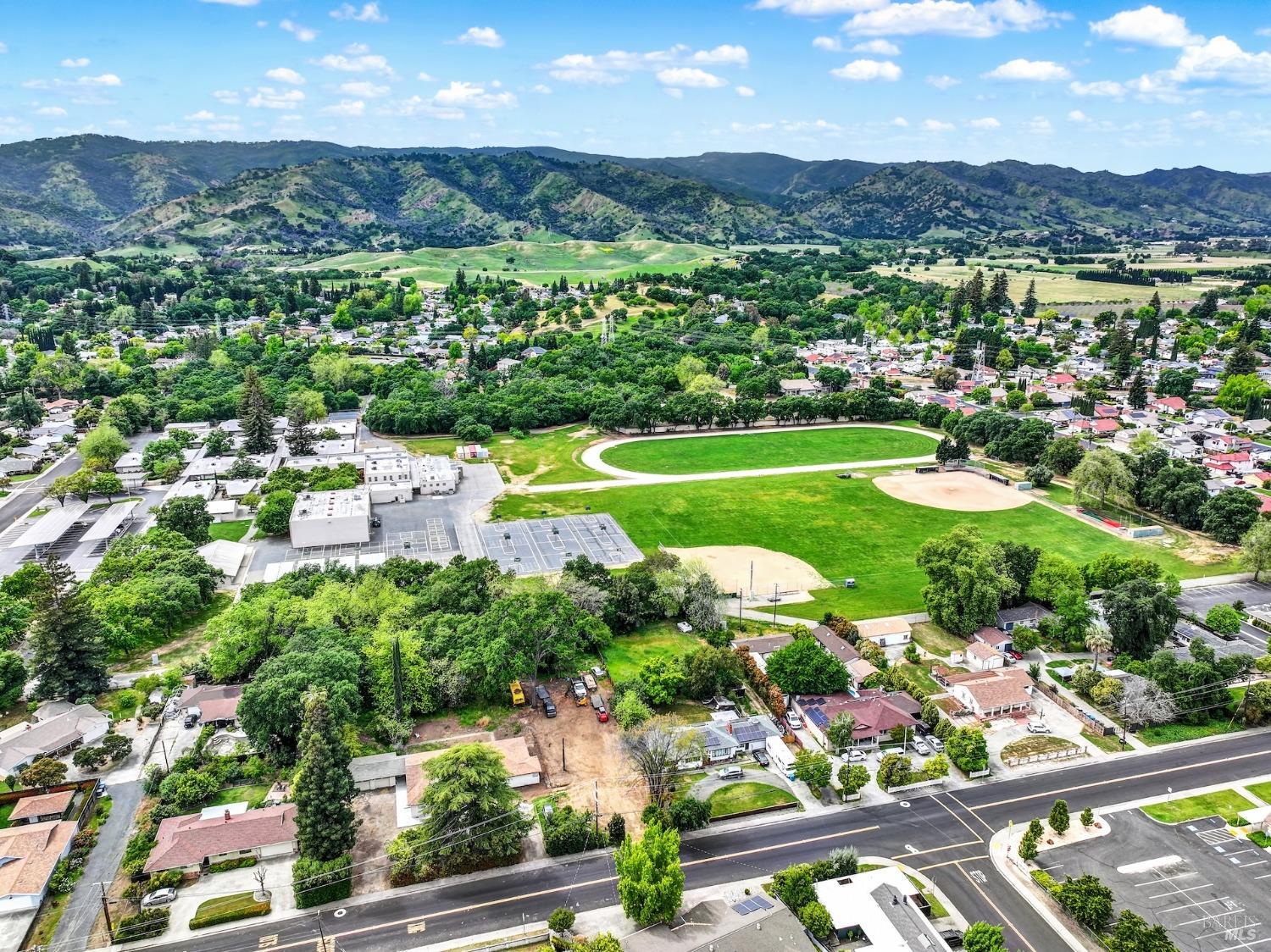 Detail Gallery Image 75 of 77 For 511 Hemlock Ct, Vacaville,  CA 95688 - 3 Beds | 2 Baths