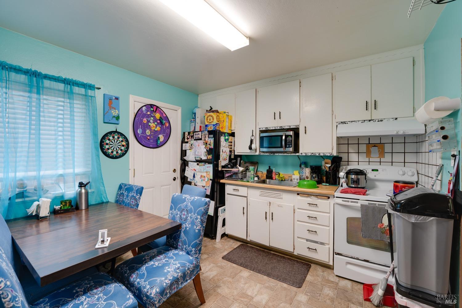 Detail Gallery Image 15 of 16 For 914 Deturk Ave, Santa Rosa,  CA 95404 - – Beds | – Baths