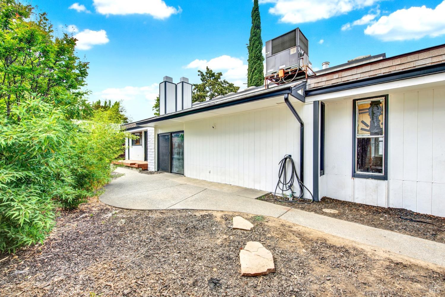 Detail Gallery Image 64 of 77 For 511 Hemlock Ct, Vacaville,  CA 95688 - 3 Beds | 2 Baths