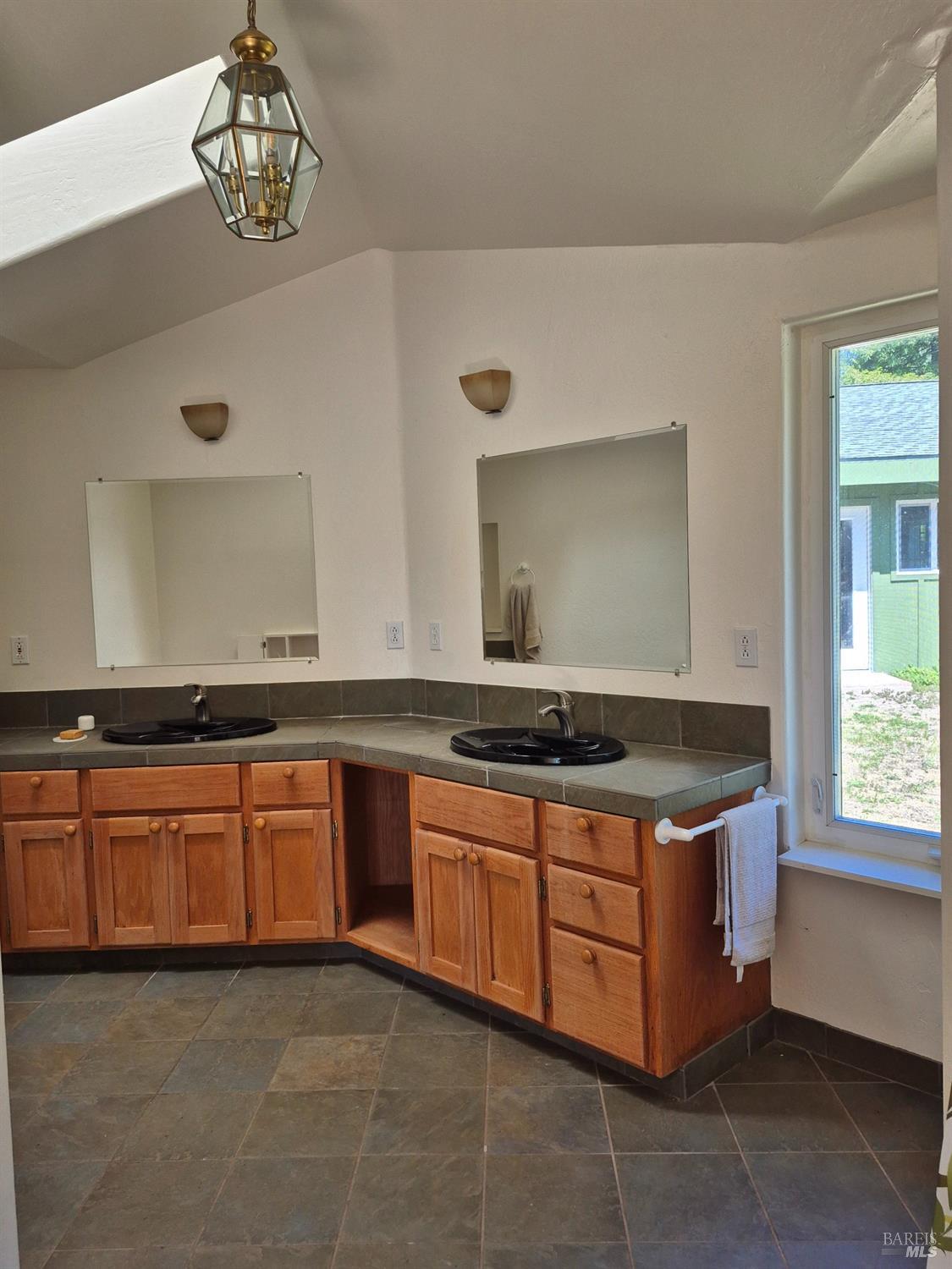 Detail Gallery Image 31 of 93 For 16770 Branscomb Rd, Branscomb,  CA 95454 - 2 Beds | 2 Baths