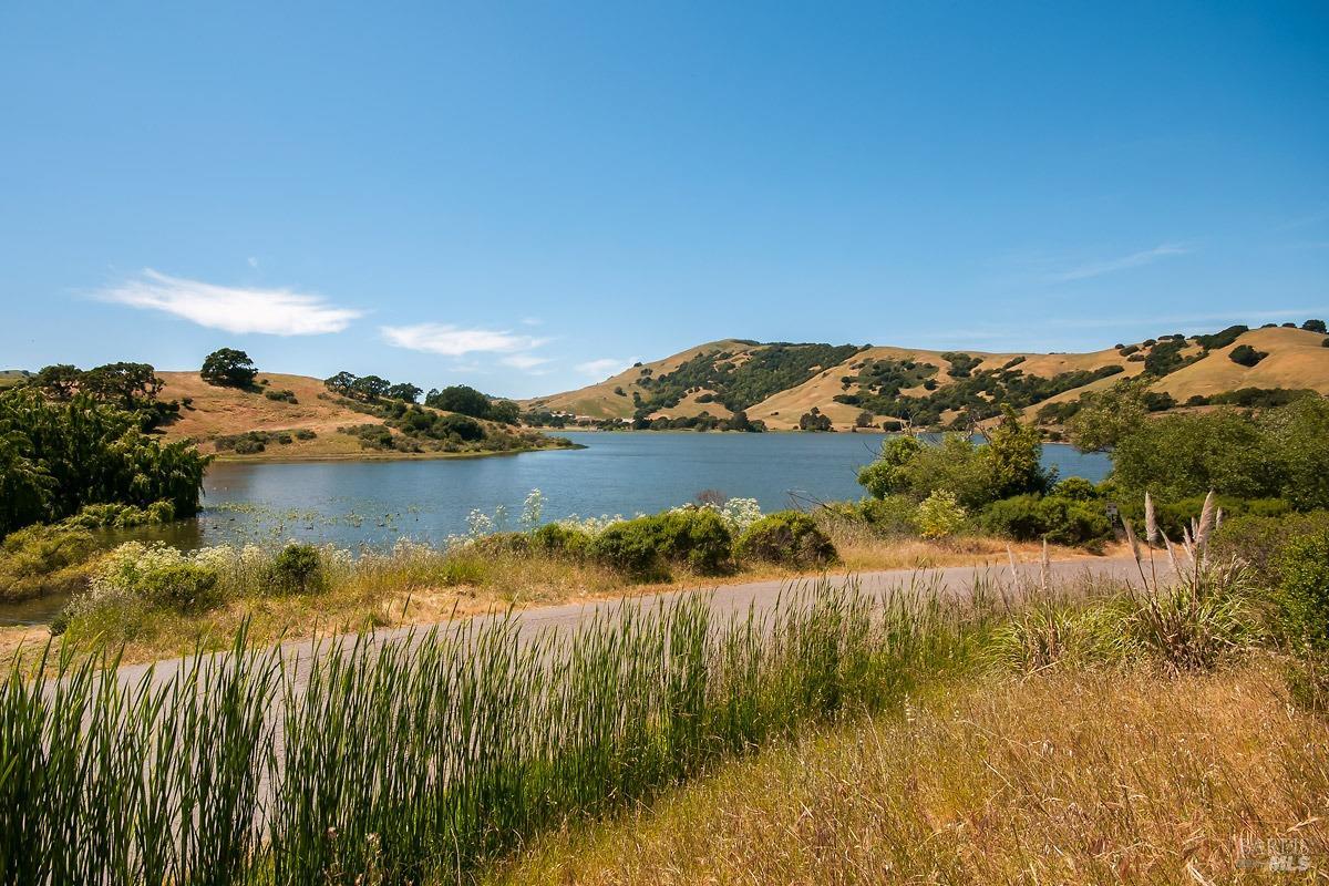 Detail Gallery Image 21 of 29 For 728 Walnut Ct, Novato,  CA 94945 - 4 Beds | 2/1 Baths