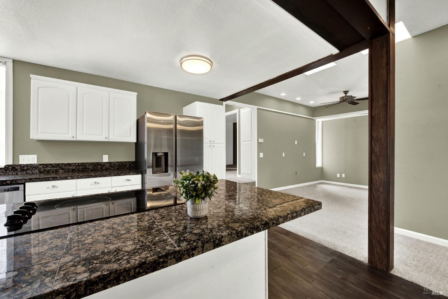 Detail Gallery Image 22 of 77 For 511 Hemlock Ct, Vacaville,  CA 95688 - 3 Beds | 2 Baths