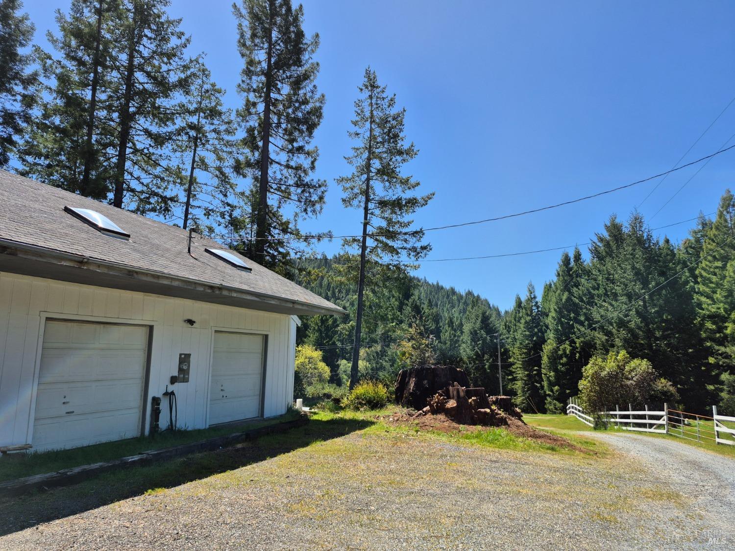 Detail Gallery Image 84 of 93 For 16770 Branscomb Rd, Branscomb,  CA 95454 - 2 Beds | 2 Baths