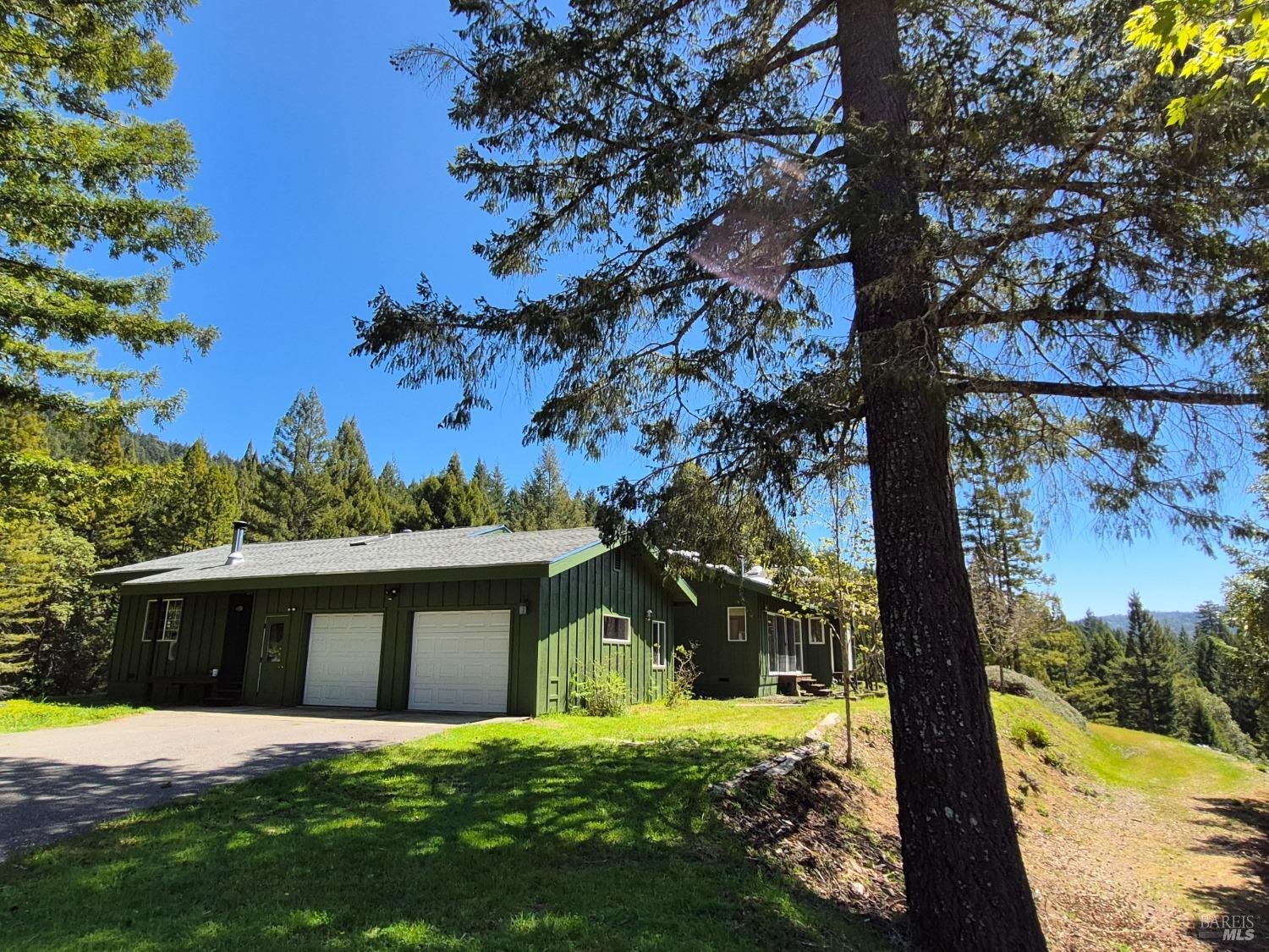 Detail Gallery Image 4 of 93 For 16770 Branscomb Rd, Branscomb,  CA 95454 - 2 Beds | 2 Baths