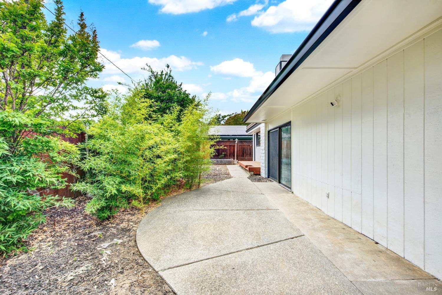 Detail Gallery Image 65 of 77 For 511 Hemlock Ct, Vacaville,  CA 95688 - 3 Beds | 2 Baths