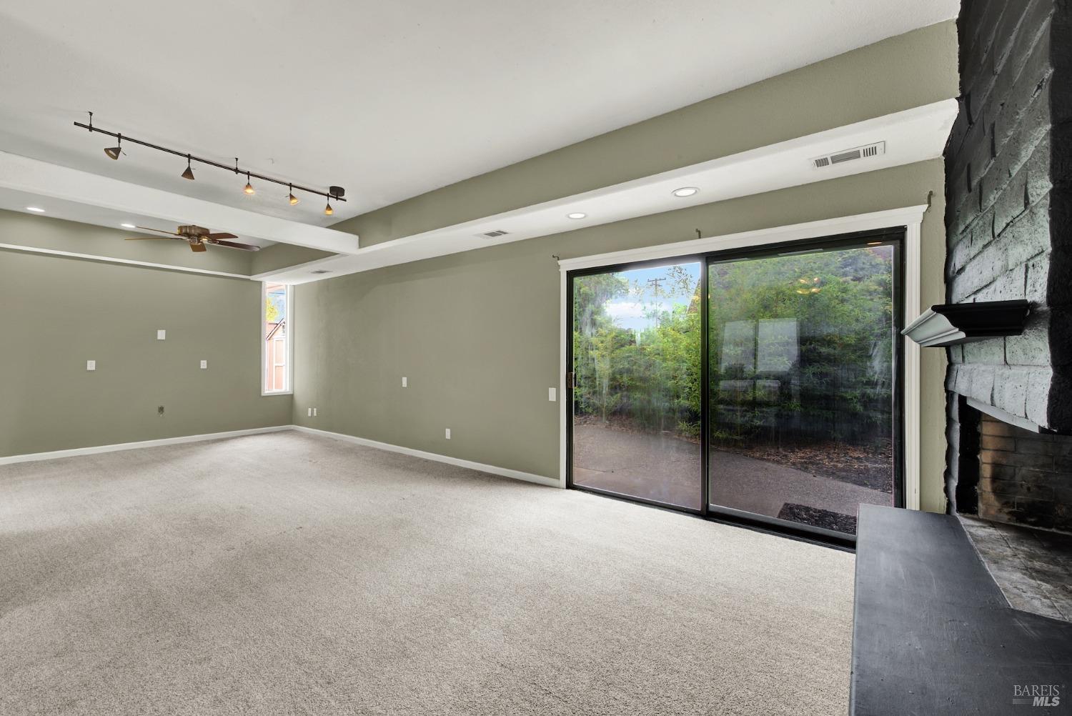 Detail Gallery Image 14 of 77 For 511 Hemlock Ct, Vacaville,  CA 95688 - 3 Beds | 2 Baths