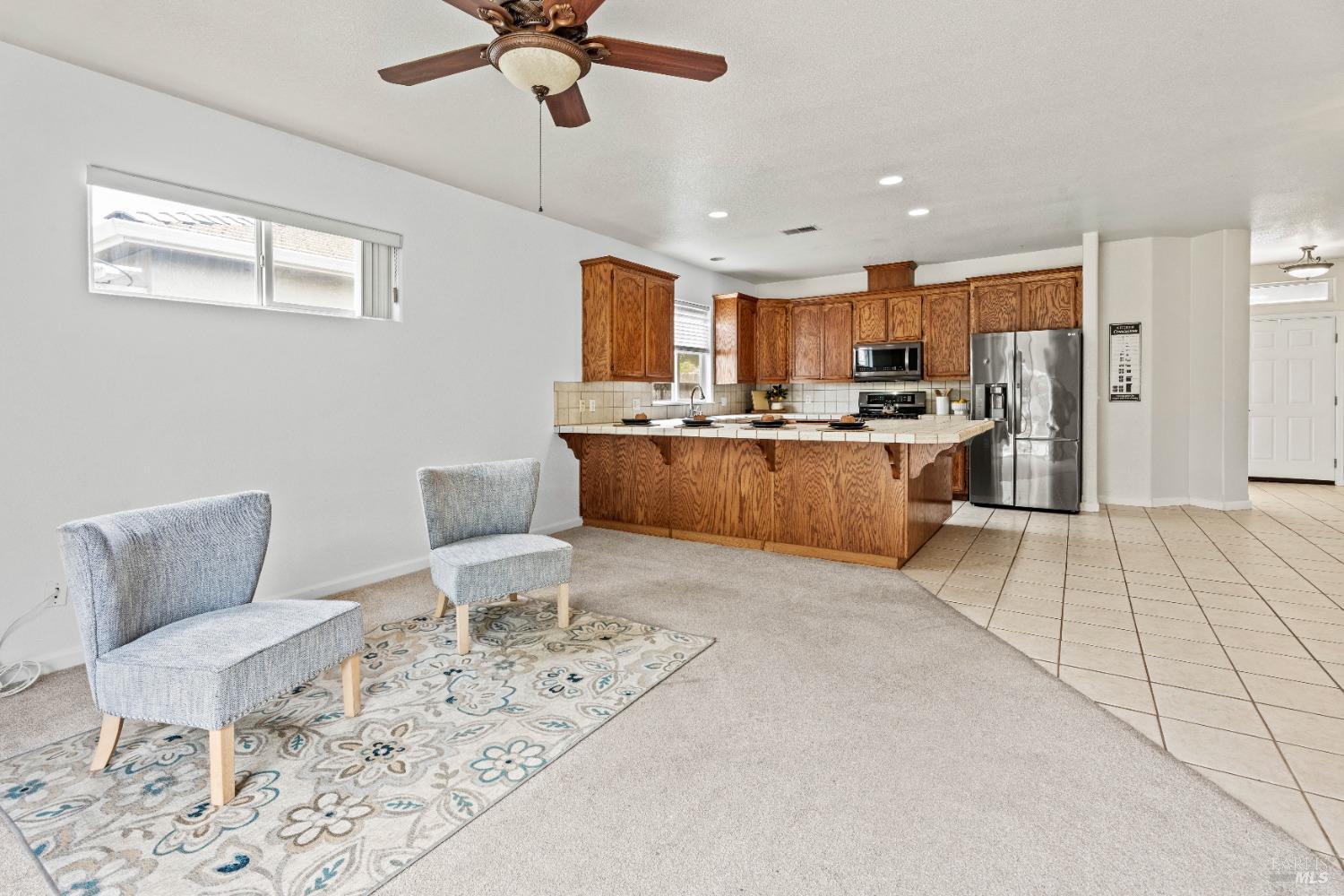 Detail Gallery Image 9 of 34 For 458 Kennwood Dr, Ukiah,  CA 95482 - 3 Beds | 2 Baths