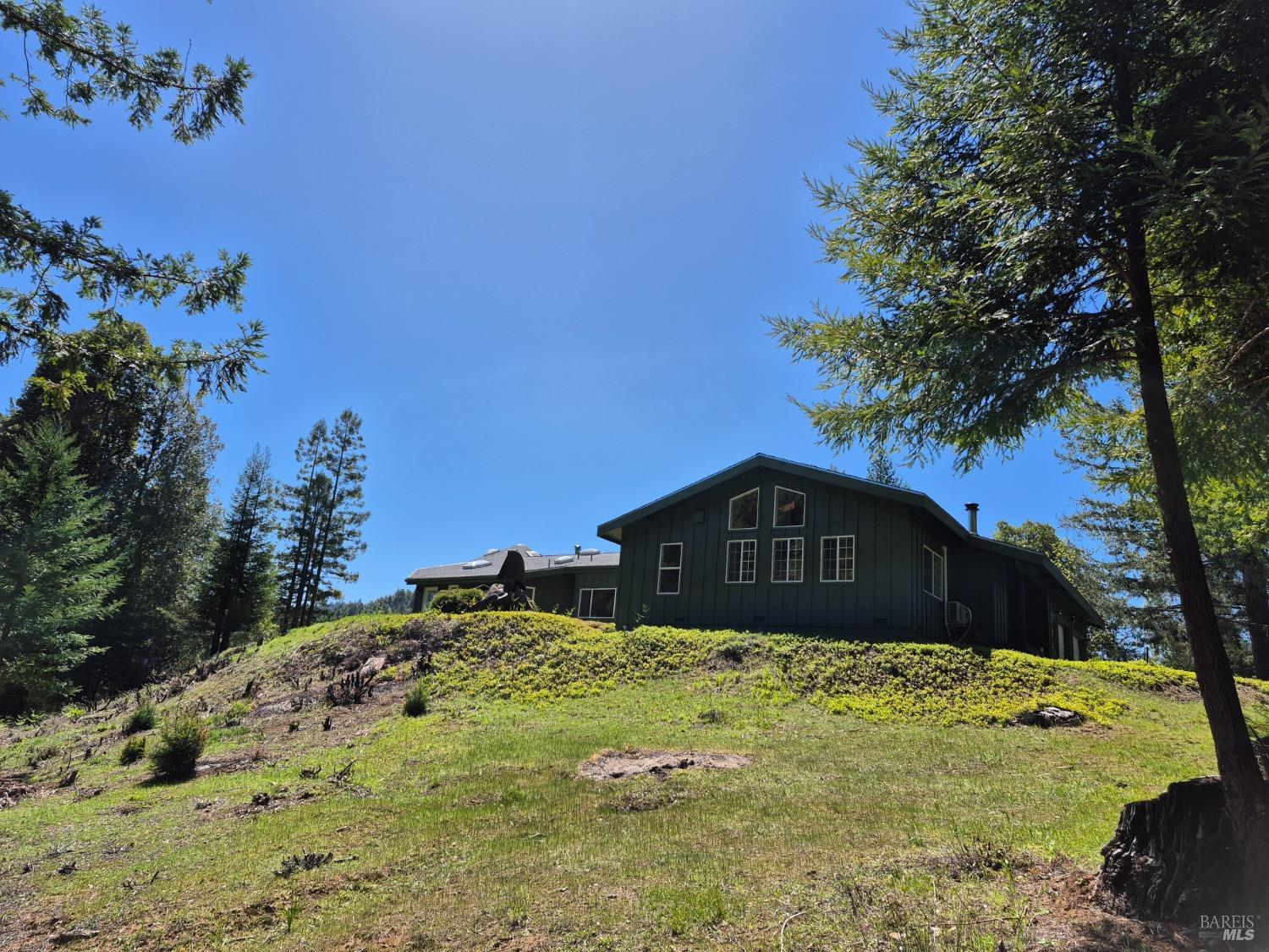 Detail Gallery Image 3 of 93 For 16770 Branscomb Rd, Branscomb,  CA 95454 - 2 Beds | 2 Baths