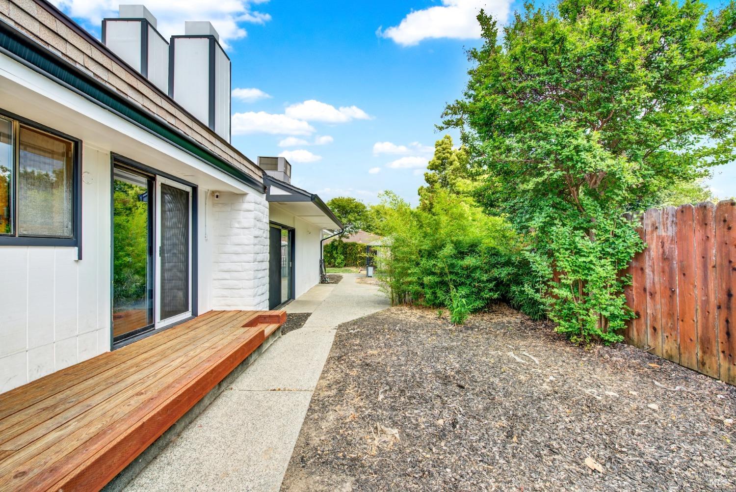 Detail Gallery Image 68 of 77 For 511 Hemlock Ct, Vacaville,  CA 95688 - 3 Beds | 2 Baths