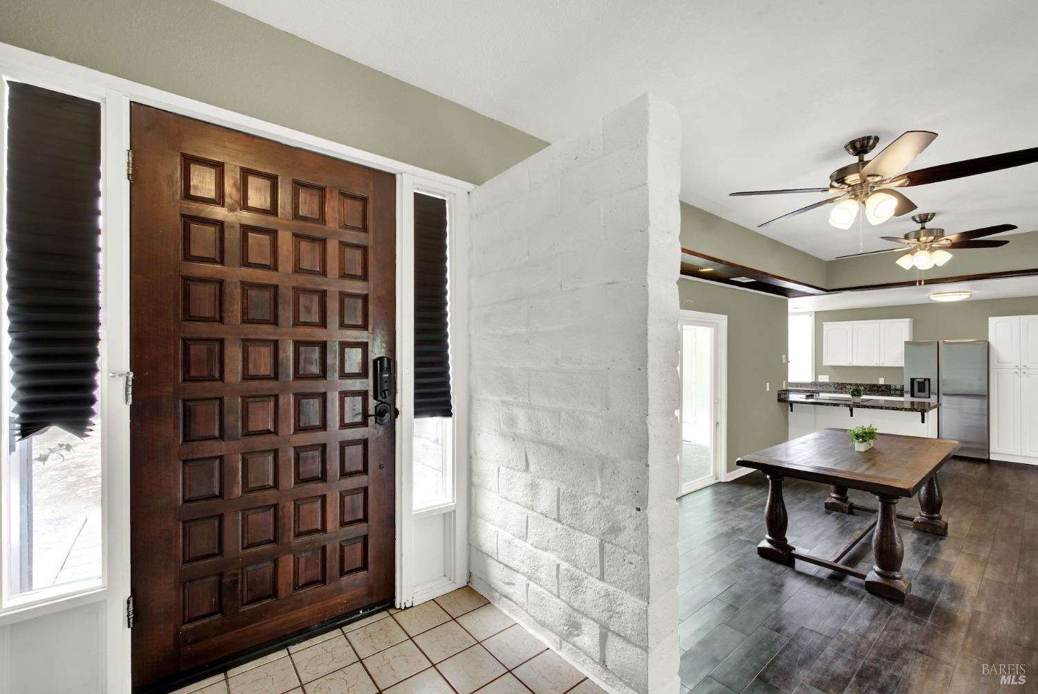 Detail Gallery Image 7 of 77 For 511 Hemlock Ct, Vacaville,  CA 95688 - 3 Beds | 2 Baths