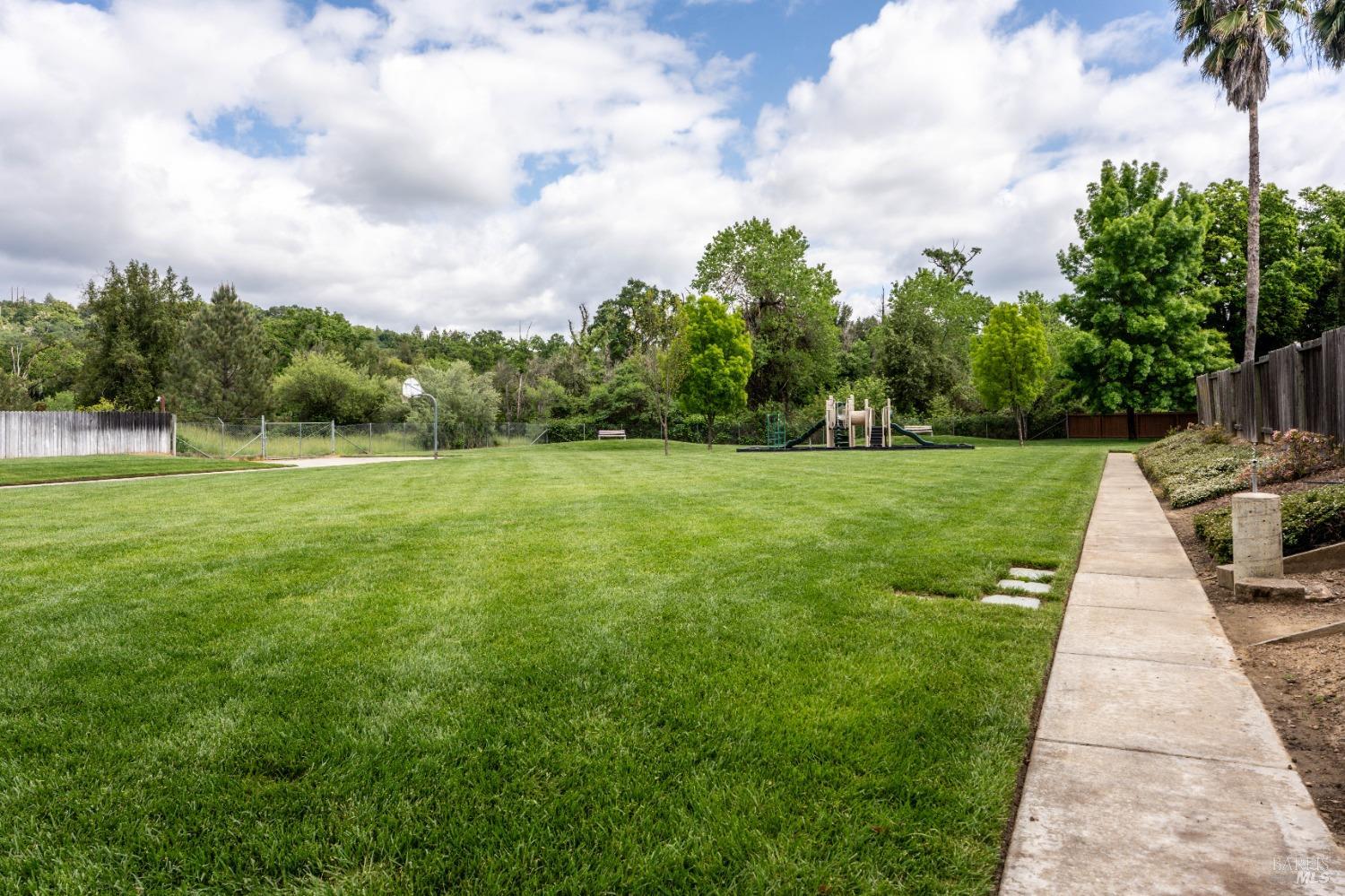 Detail Gallery Image 34 of 34 For 458 Kennwood Dr, Ukiah,  CA 95482 - 3 Beds | 2 Baths