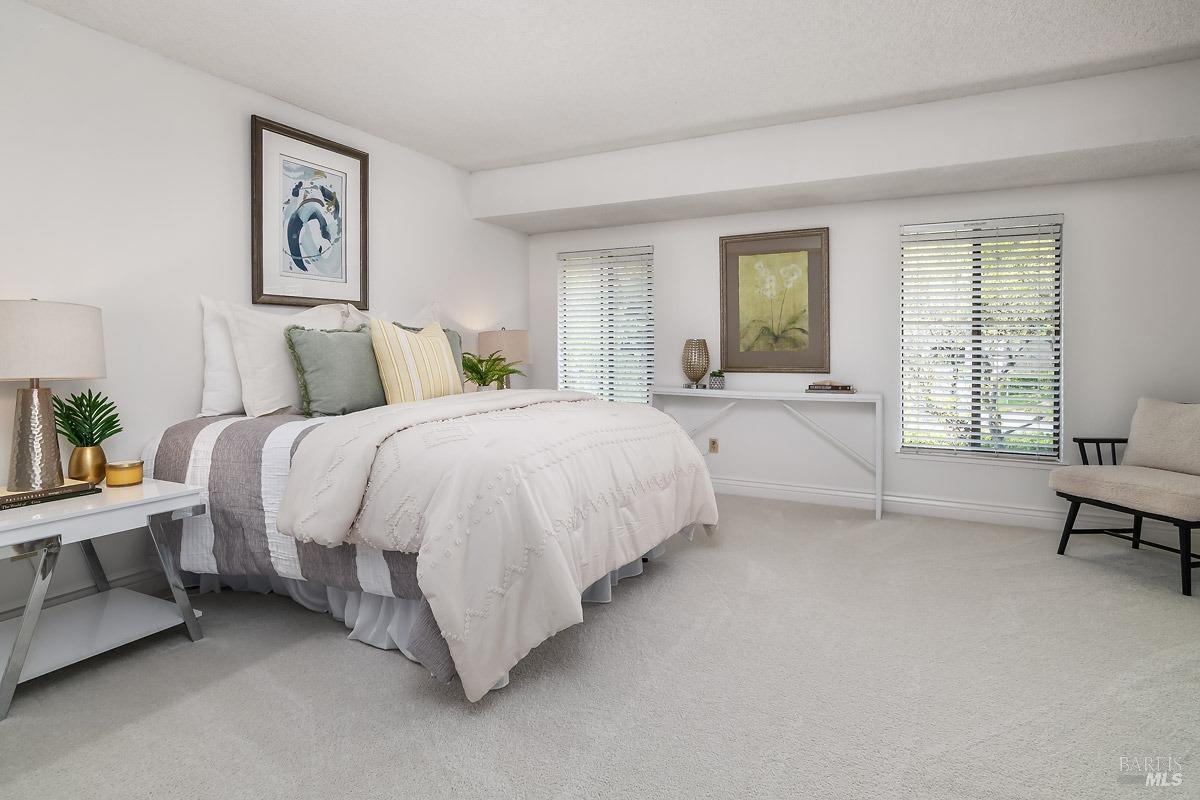 Detail Gallery Image 12 of 29 For 728 Walnut Ct, Novato,  CA 94945 - 4 Beds | 2/1 Baths