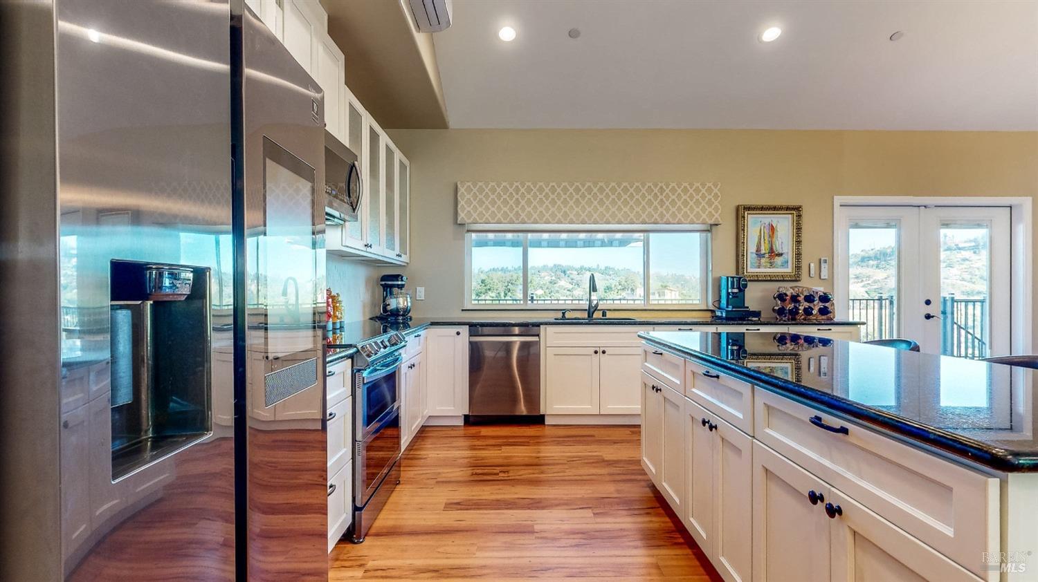 Detail Gallery Image 3 of 65 For 1393 Michele Way, Santa Rosa,  CA 95404 - 3 Beds | 3 Baths