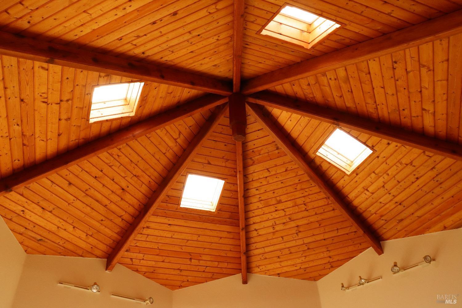 Detail Gallery Image 36 of 93 For 16770 Branscomb Rd, Branscomb,  CA 95454 - 2 Beds | 2 Baths