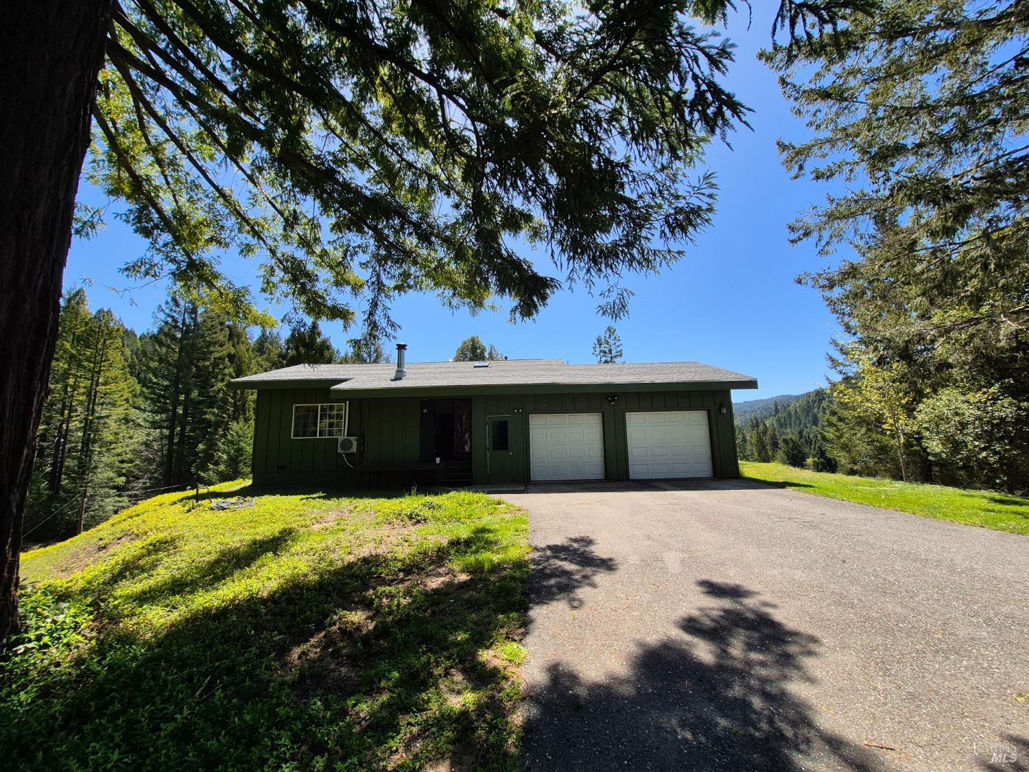 Detail Gallery Image 15 of 93 For 16770 Branscomb Rd, Branscomb,  CA 95454 - 2 Beds | 2 Baths