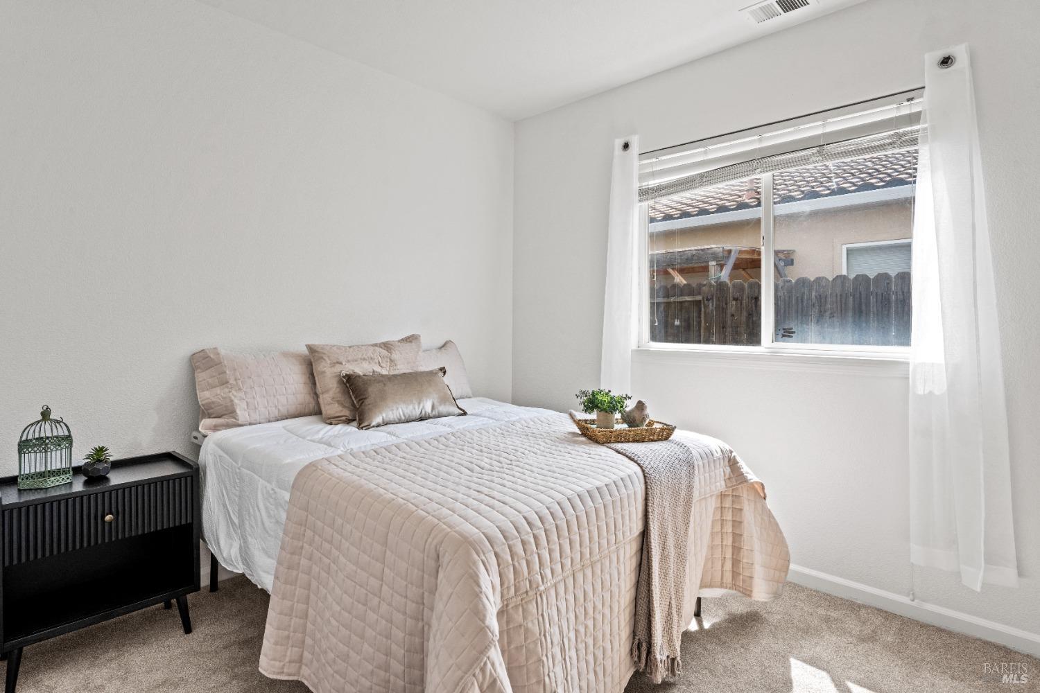 Detail Gallery Image 12 of 34 For 458 Kennwood Dr, Ukiah,  CA 95482 - 3 Beds | 2 Baths