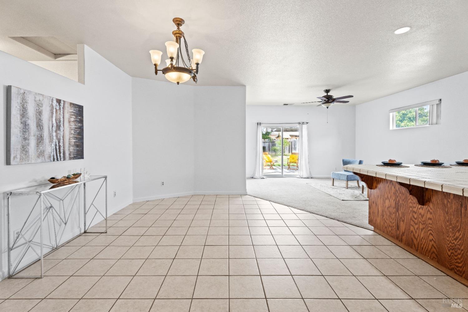 Detail Gallery Image 7 of 34 For 458 Kennwood Dr, Ukiah,  CA 95482 - 3 Beds | 2 Baths
