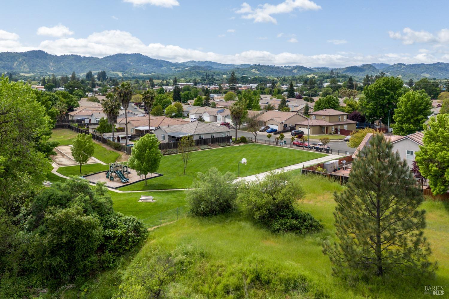 Detail Gallery Image 31 of 34 For 458 Kennwood Dr, Ukiah,  CA 95482 - 3 Beds | 2 Baths