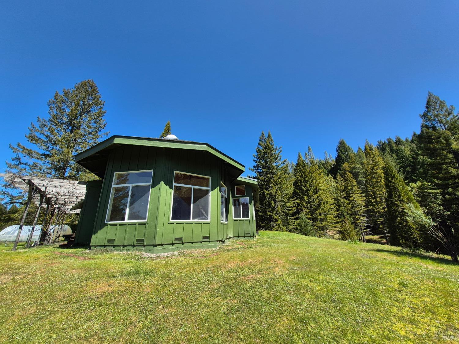 Detail Gallery Image 12 of 93 For 16770 Branscomb Rd, Branscomb,  CA 95454 - 2 Beds | 2 Baths