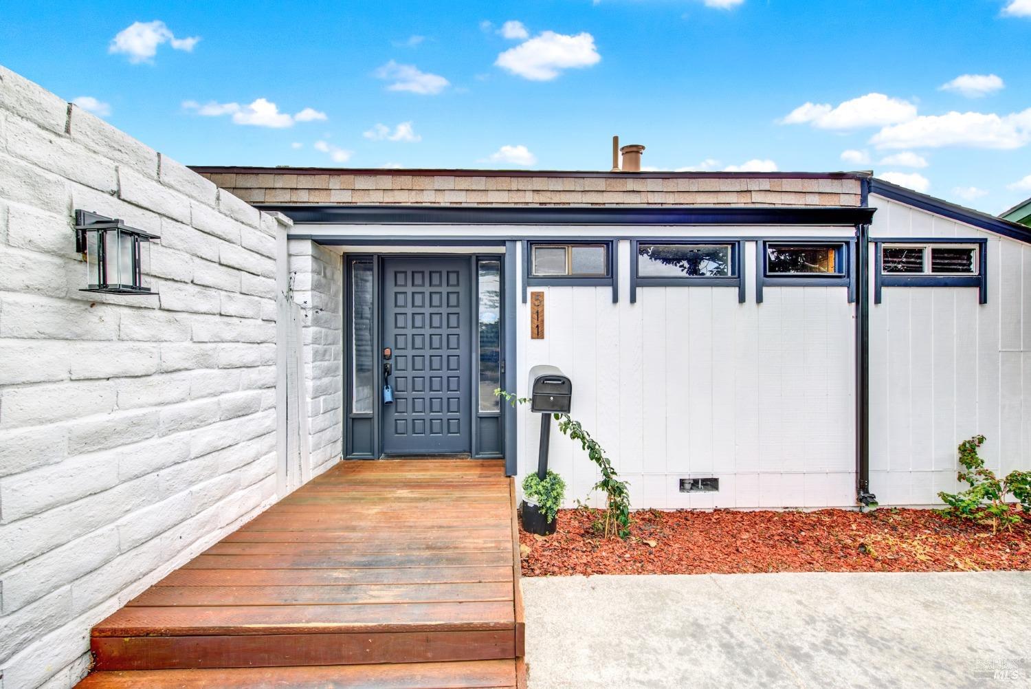 Detail Gallery Image 6 of 77 For 511 Hemlock Ct, Vacaville,  CA 95688 - 3 Beds | 2 Baths
