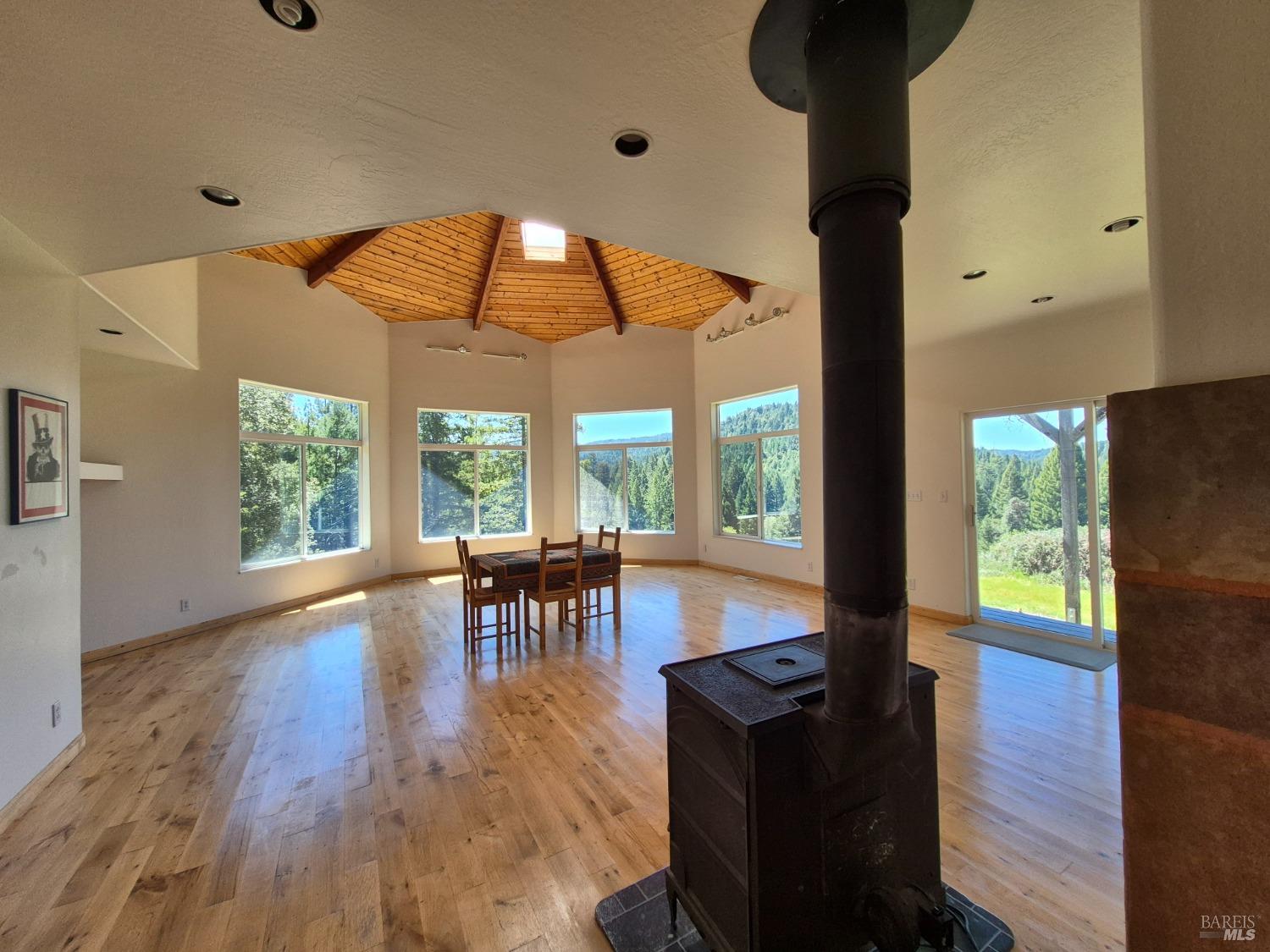Detail Gallery Image 27 of 93 For 16770 Branscomb Rd, Branscomb,  CA 95454 - 2 Beds | 2 Baths