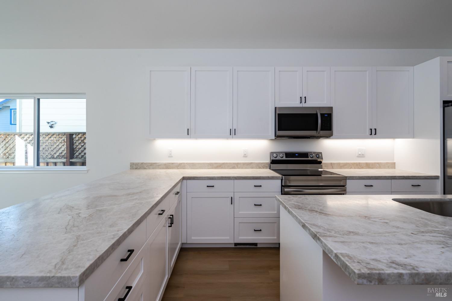 Detail Gallery Image 7 of 35 For 3720 Espresso Ct, Santa Rosa,  CA 95403 - 4 Beds | 2 Baths
