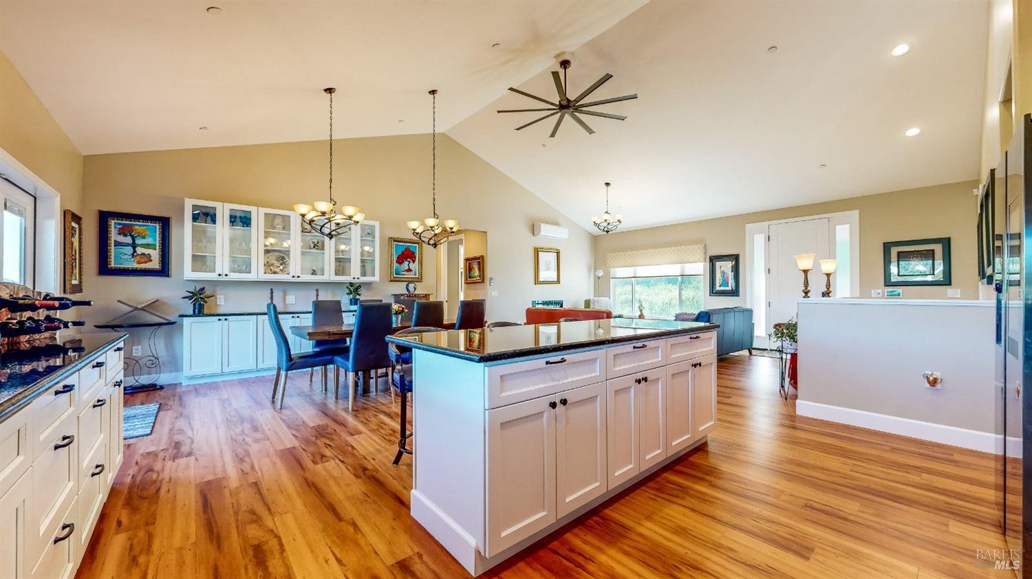 Detail Gallery Image 7 of 65 For 1393 Michele Way, Santa Rosa,  CA 95404 - 3 Beds | 3 Baths
