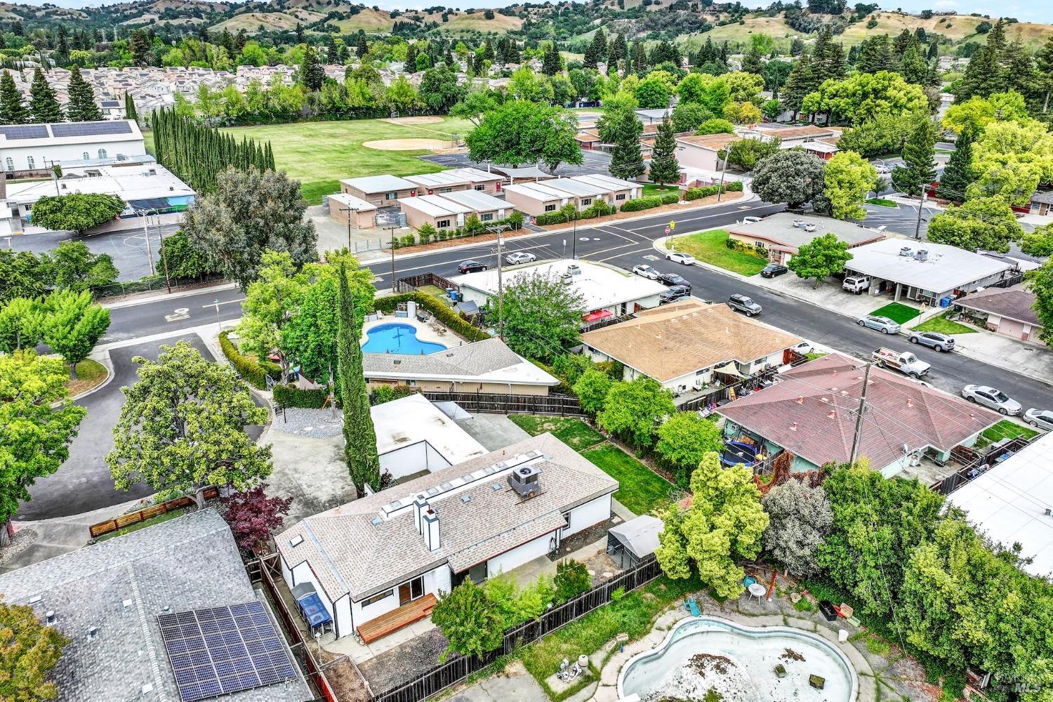 Detail Gallery Image 72 of 77 For 511 Hemlock Ct, Vacaville,  CA 95688 - 3 Beds | 2 Baths