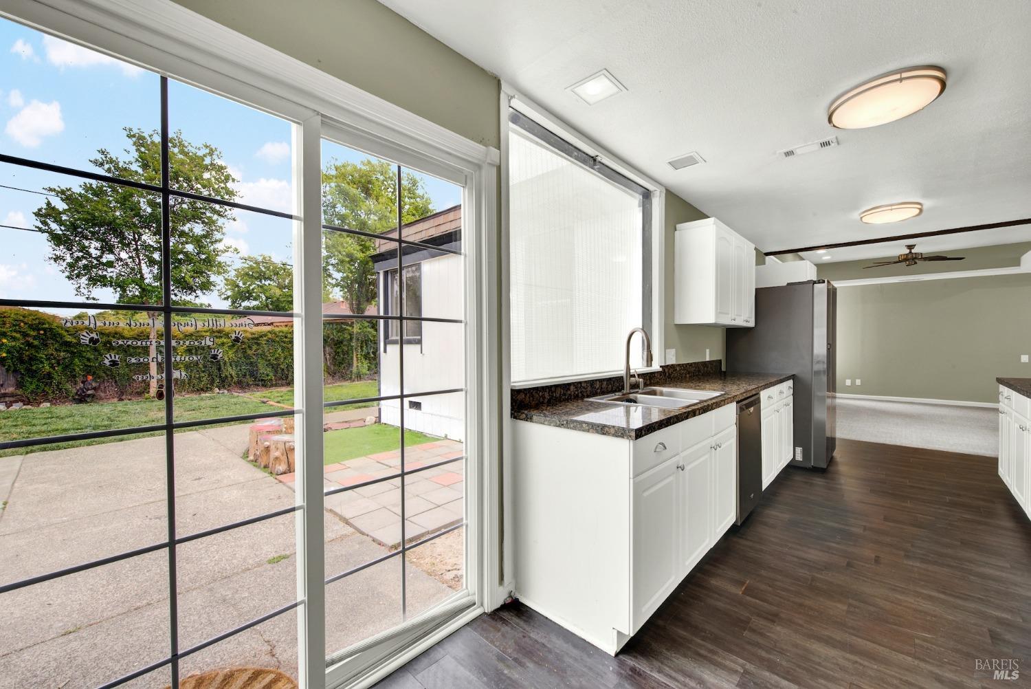 Detail Gallery Image 33 of 77 For 511 Hemlock Ct, Vacaville,  CA 95688 - 3 Beds | 2 Baths