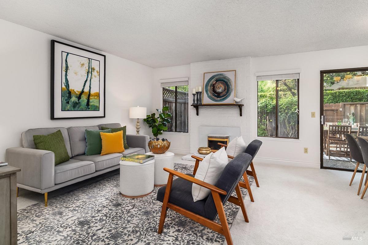 Detail Gallery Image 3 of 29 For 728 Walnut Ct, Novato,  CA 94945 - 4 Beds | 2/1 Baths