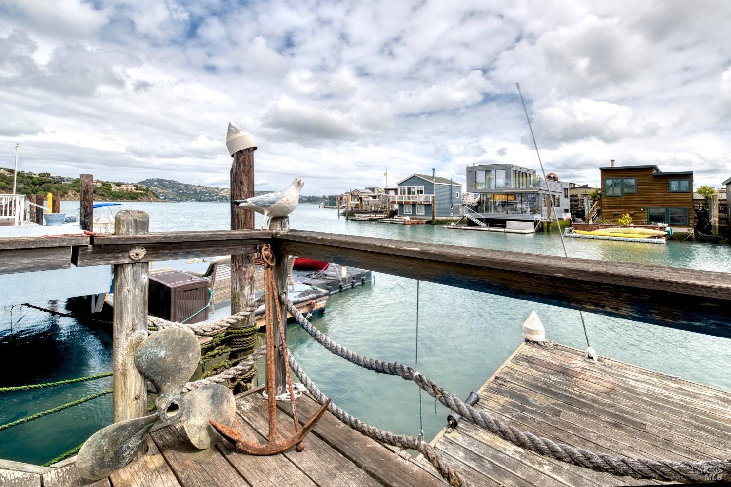 Detail Gallery Image 18 of 30 For 6 Yellow Ferry Dock Unkn, Sausalito,  CA 94965 - 2 Beds | 2 Baths