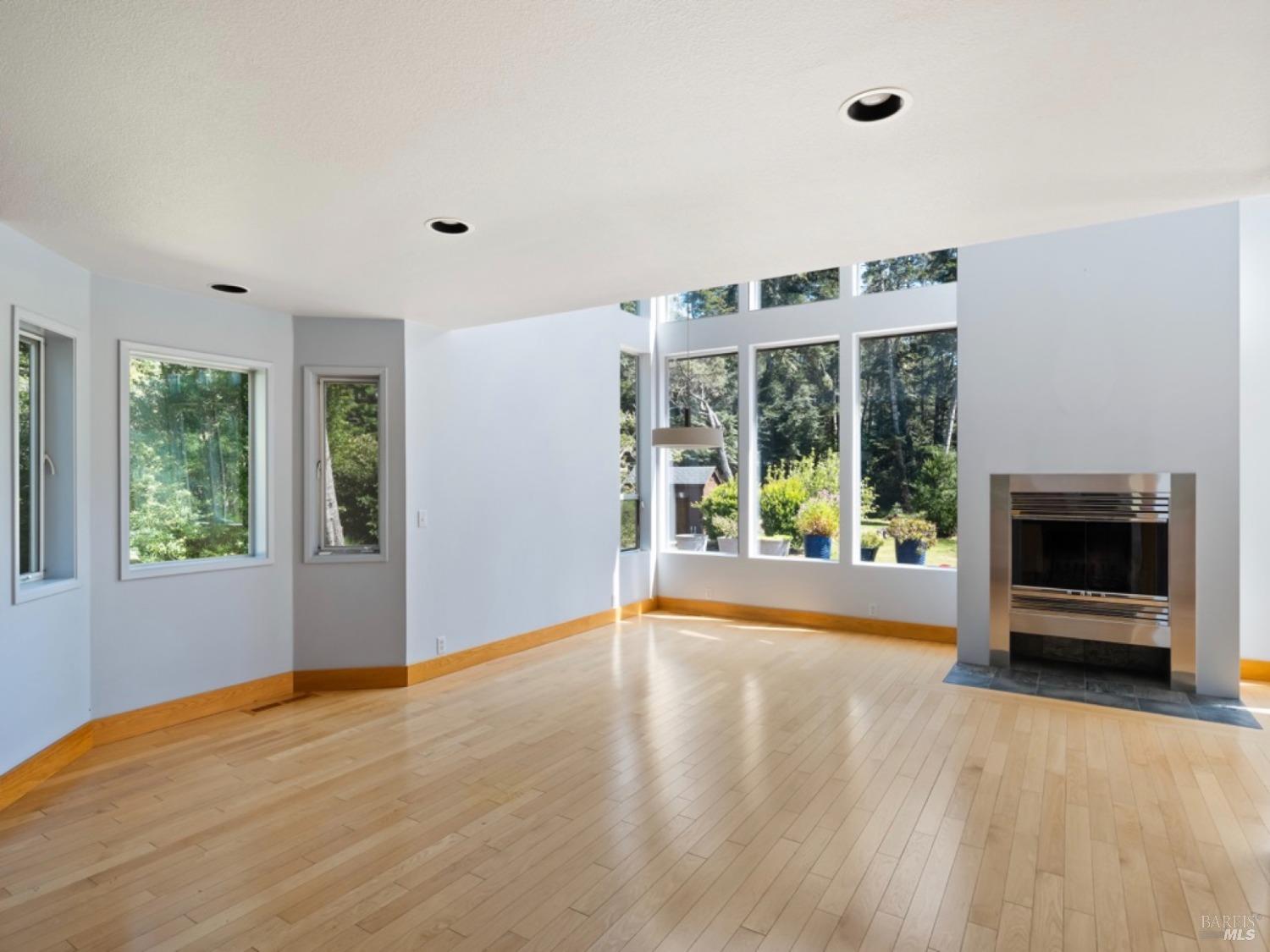 Detail Gallery Image 9 of 39 For 13350 Point Cabrillo Dr, Mendocino,  CA 95460 - 3 Beds | 2 Baths