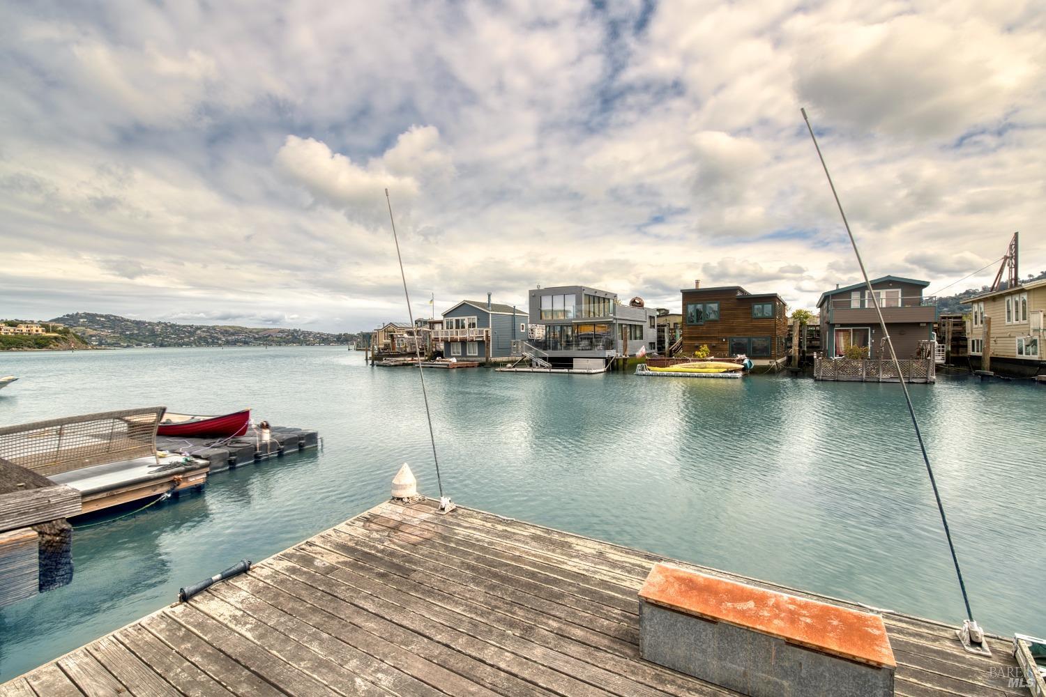 Detail Gallery Image 9 of 30 For 6 Yellow Ferry Dock Unkn, Sausalito,  CA 94965 - 2 Beds | 2 Baths