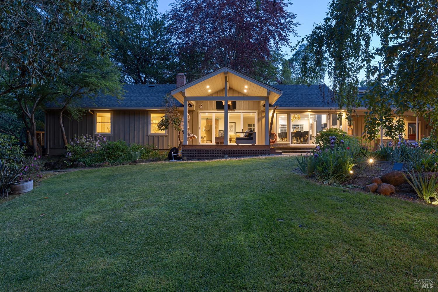 Detail Gallery Image 9 of 78 For 3180 Vichy Ave, Napa,  CA 94558 - 3 Beds | 3 Baths