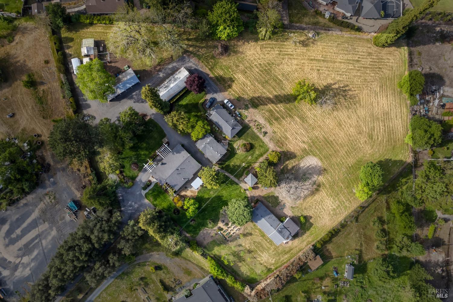 Detail Gallery Image 37 of 41 For 2855 Old Gravenstein Hwy, Sebastopol,  CA 95472 - 2 Beds | 1 Baths