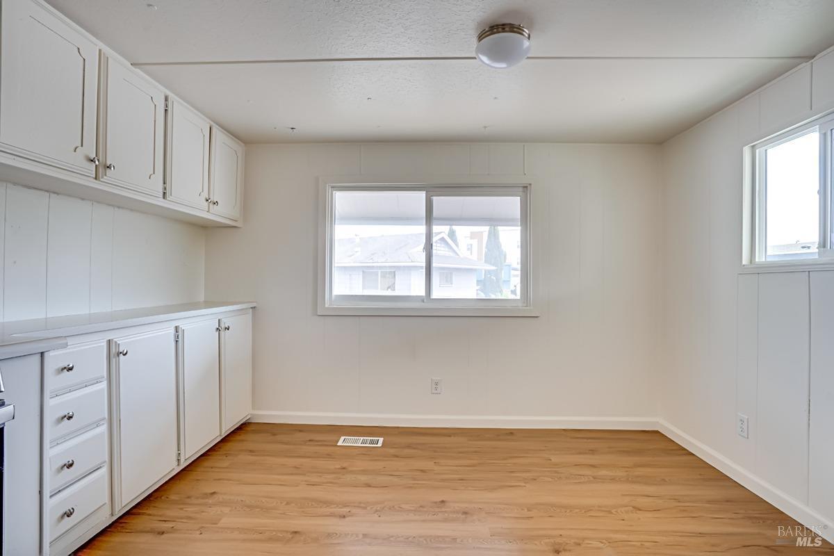 Detail Gallery Image 11 of 14 For 115 Coachman Ln 19, Santa Rosa,  CA 95404 - 2 Beds | 1 Baths