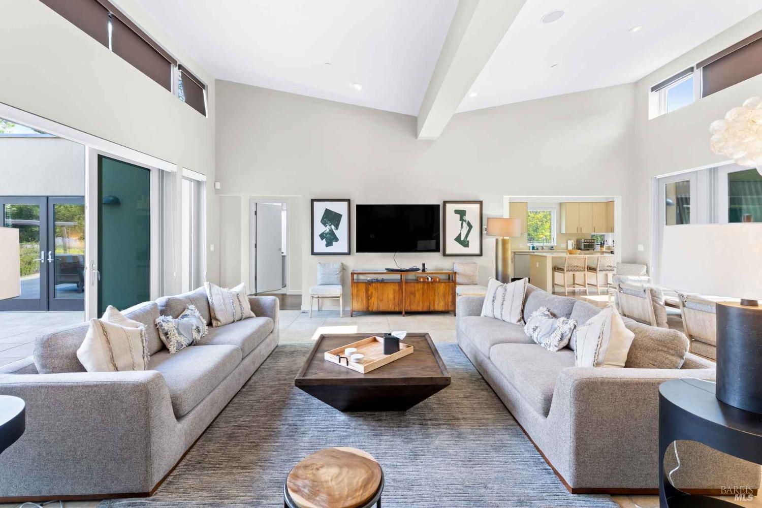 Detail Gallery Image 5 of 35 For 2252 W Dry Creek Rd, Healdsburg,  CA 95448 - 5 Beds | 5 Baths
