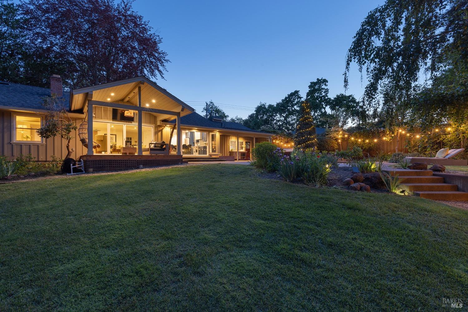 Detail Gallery Image 6 of 78 For 3180 Vichy Ave, Napa,  CA 94558 - 3 Beds | 3 Baths