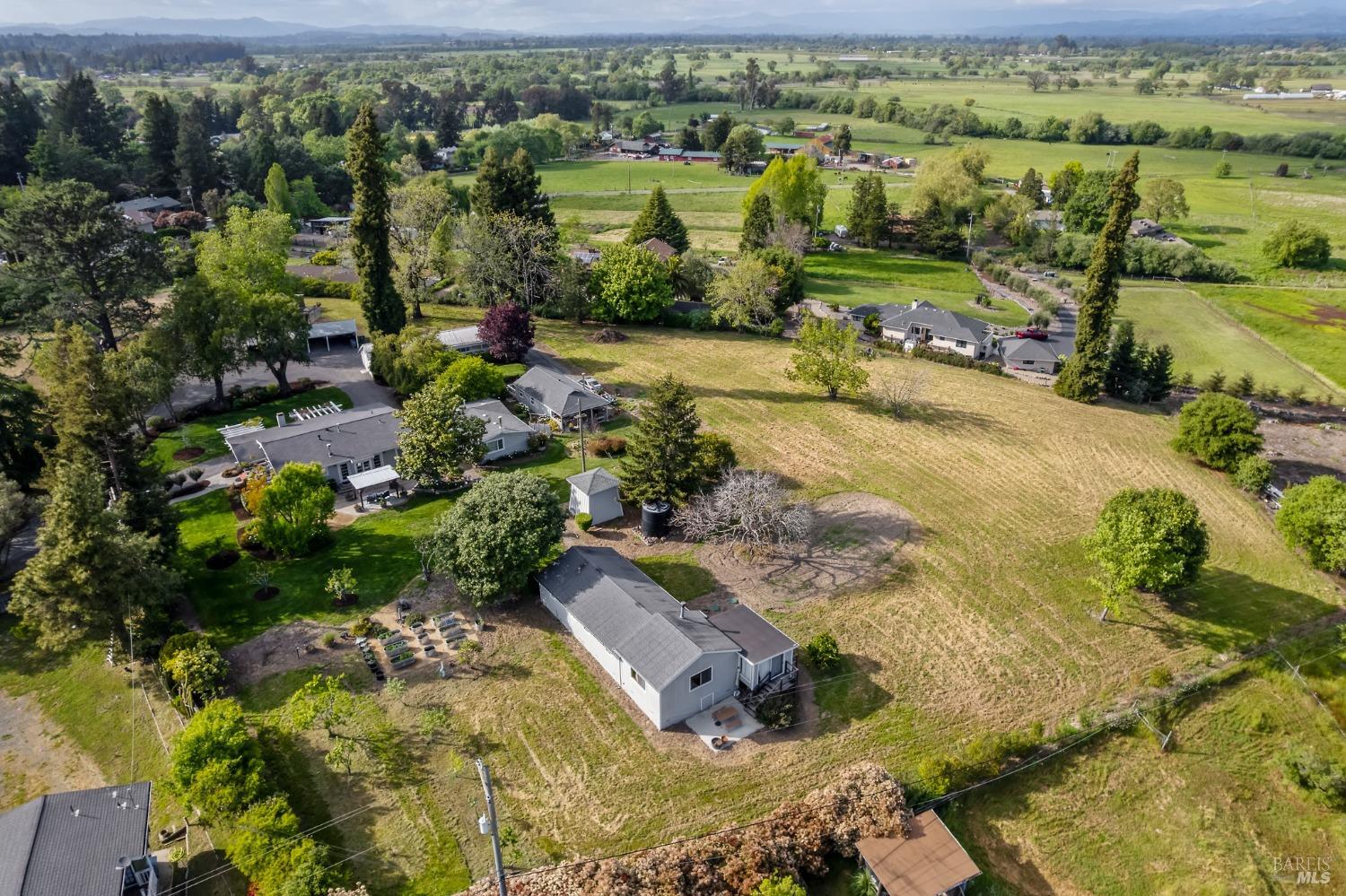 Detail Gallery Image 34 of 41 For 2855 Old Gravenstein Hwy, Sebastopol,  CA 95472 - 2 Beds | 1 Baths